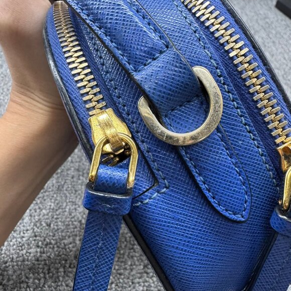 Prada Leather Shoulder Bag 850-092225 - Picture 4 of 16